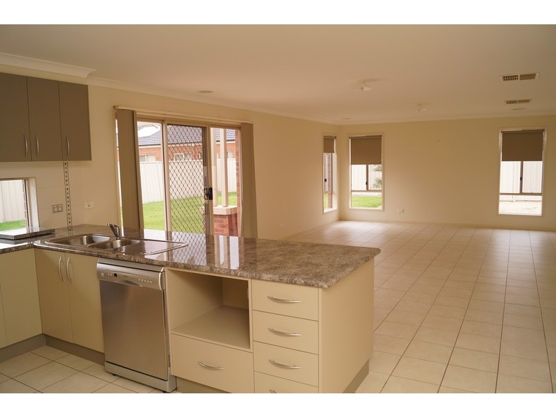 3  Yellowgum Drive, Kialla VIC 3631