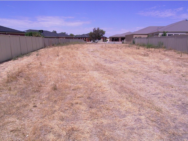 13 Jindabyne Court, Kialla VIC 3631