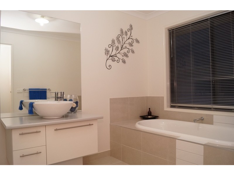 42 Oxbow Avenue, Shepparton VIC 3630