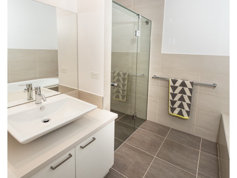 25 Sutherland Avenue, Shepparton VIC 3630