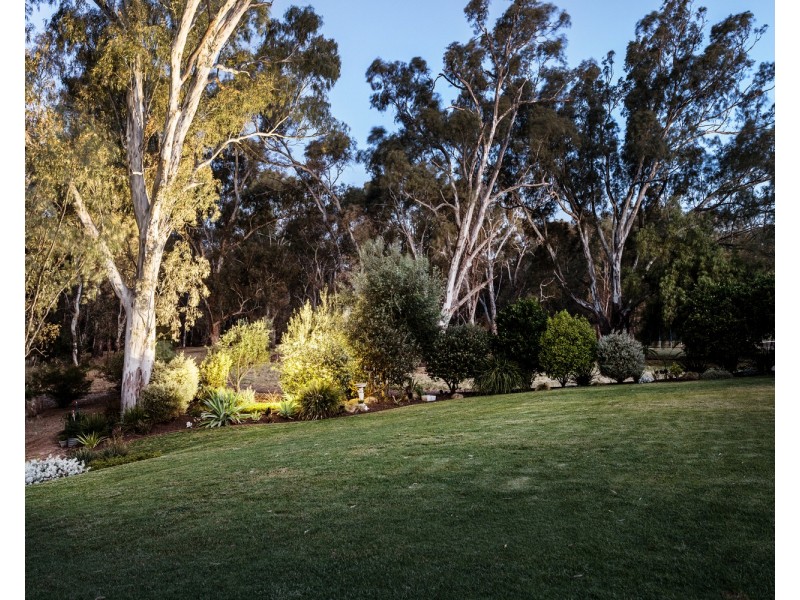 10 Eyre Court, Kialla VIC 3631