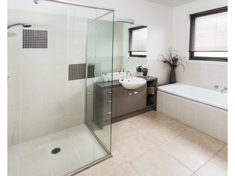 10 Eyre Court, Kialla VIC 3631