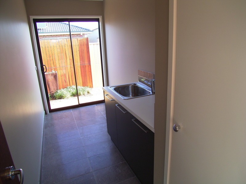 37 Canterbury Avenue, Shepparton VIC 3630