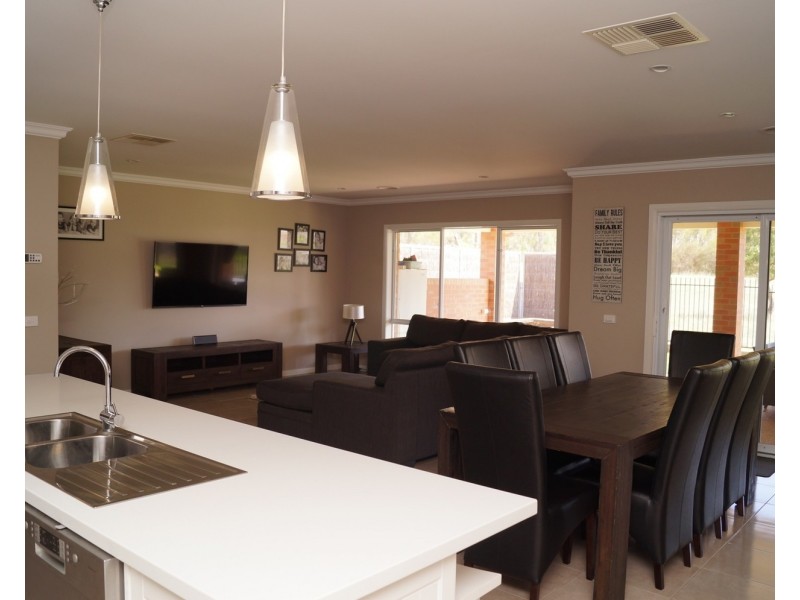 13 Sandpiper Ridge, Shepparton VIC 3630