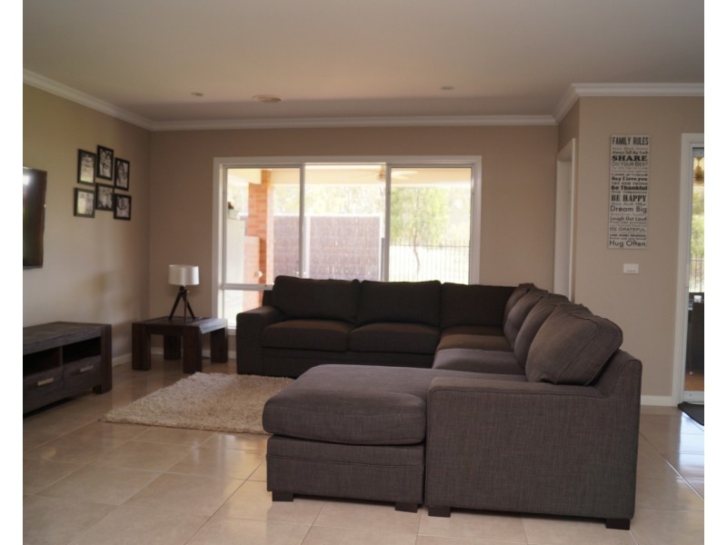 13 Sandpiper Ridge, Shepparton VIC 3630