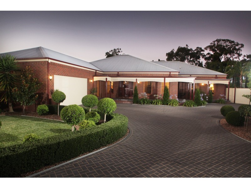 4 Rosella Court, Kialla VIC 3631