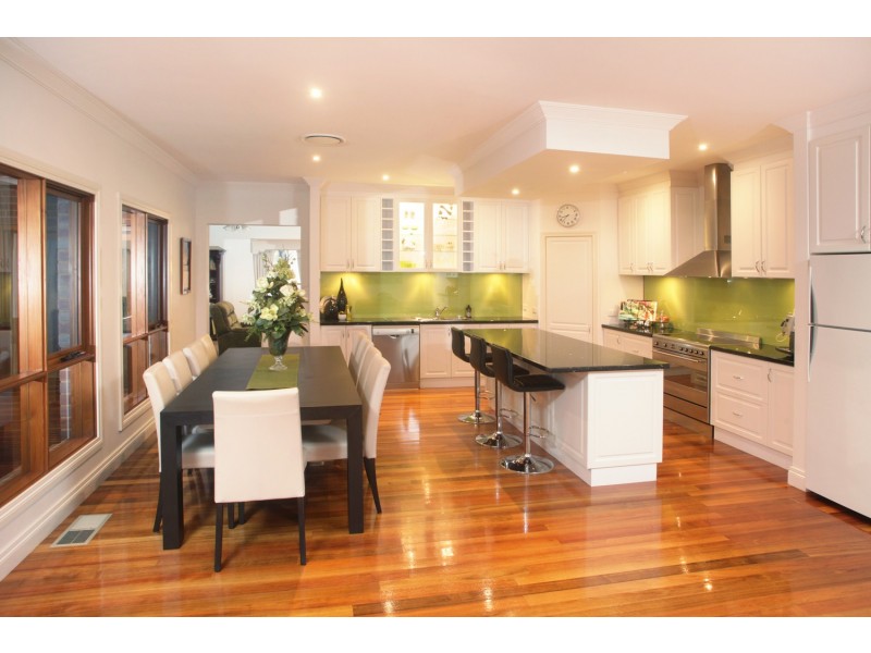 4 Rosella Court, Kialla VIC 3631