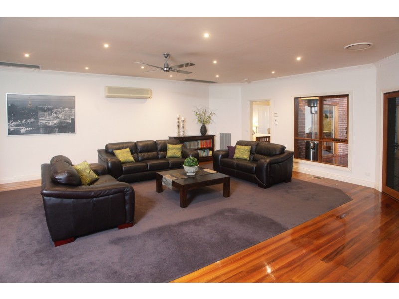 4 Rosella Court, Kialla VIC 3631