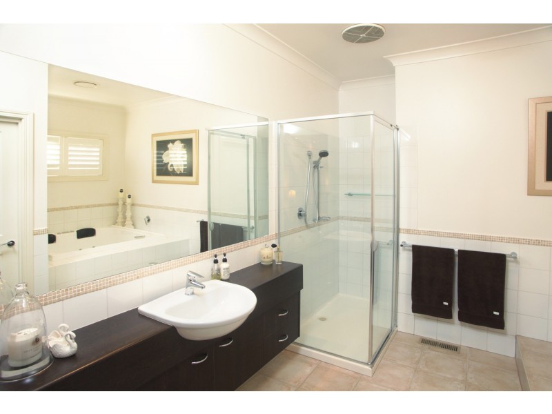 4 Rosella Court, Kialla VIC 3631