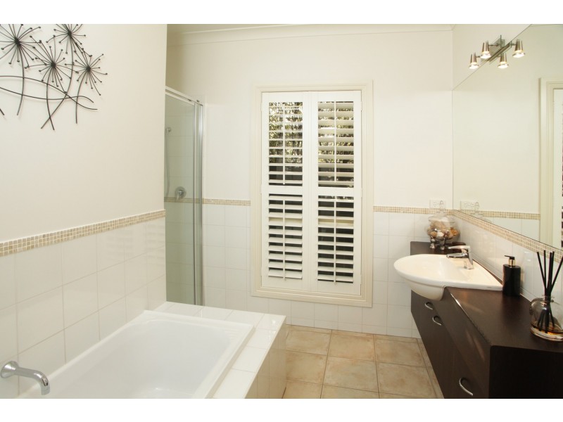 4 Rosella Court, Kialla VIC 3631