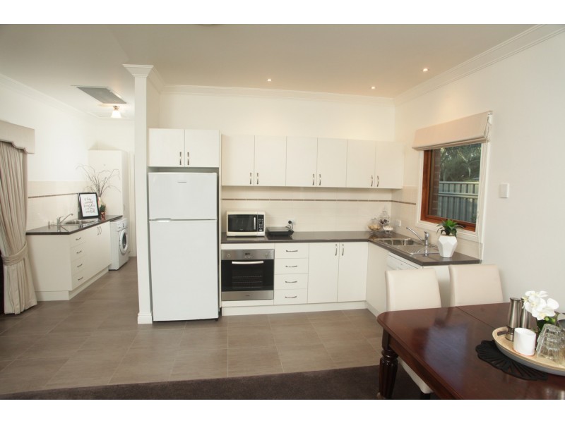 4 Rosella Court, Kialla VIC 3631