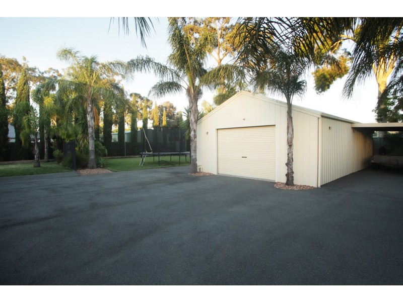 4 Rosella Court, Kialla VIC 3631