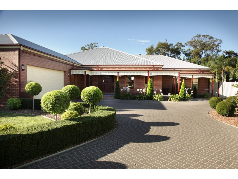 4 Rosella Court, Kialla VIC 3631