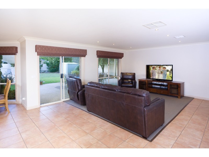 6  Woodburn Place, Shepparton VIC 3630