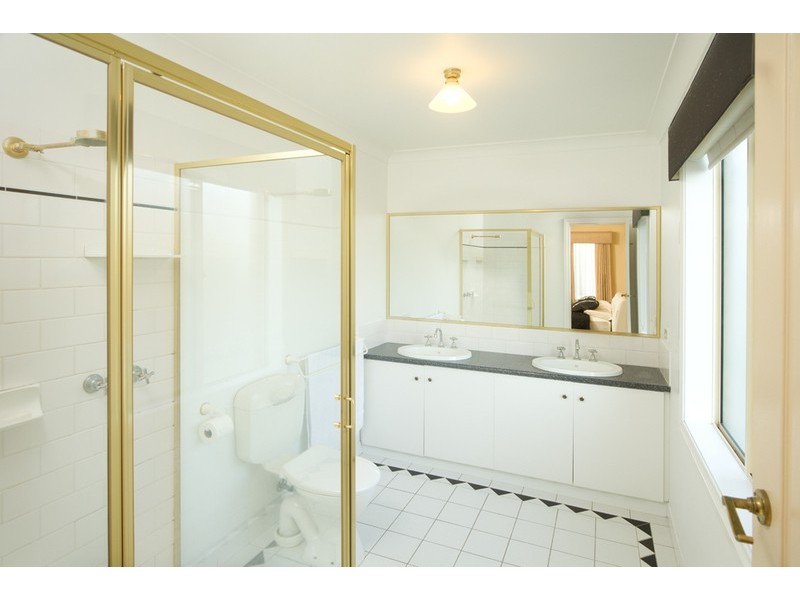 6  Woodburn Place, Shepparton VIC 3630