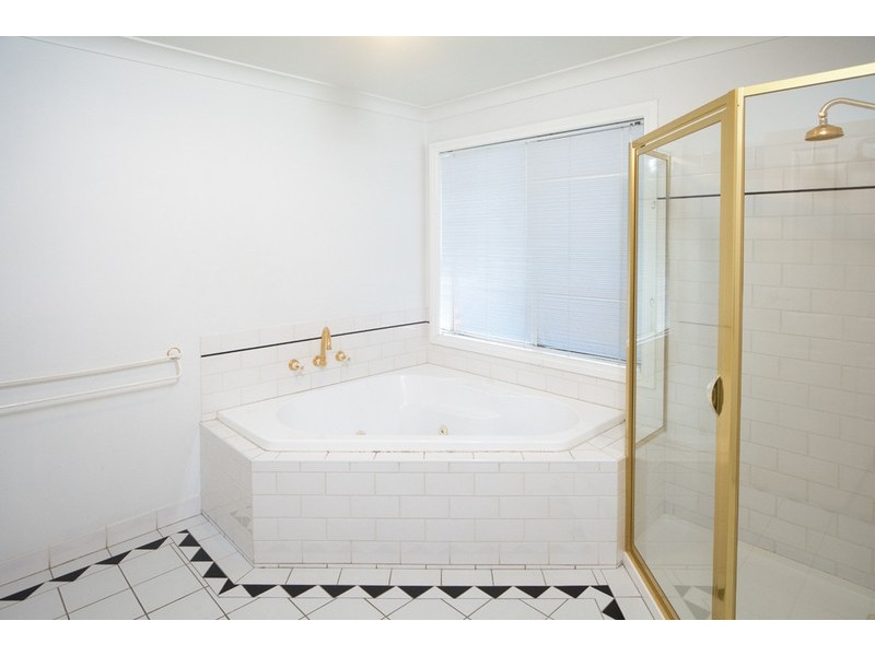 6  Woodburn Place, Shepparton VIC 3630