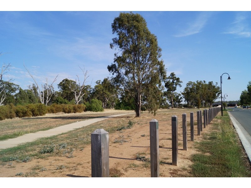 5 Flametree Place, Kialla VIC 3631