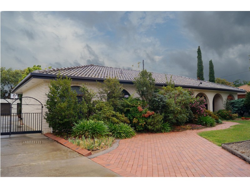 24 Vickers Street, Kialla VIC 3631