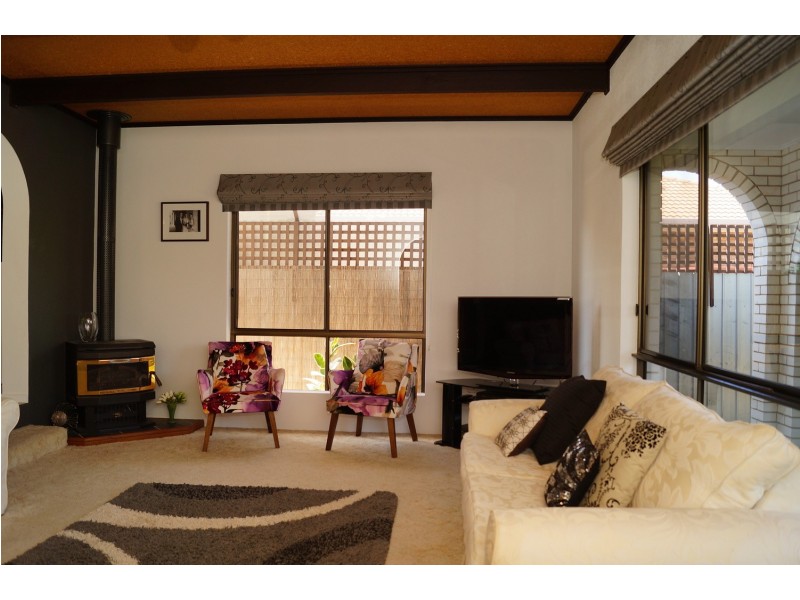 24 Vickers Street, Kialla VIC 3631