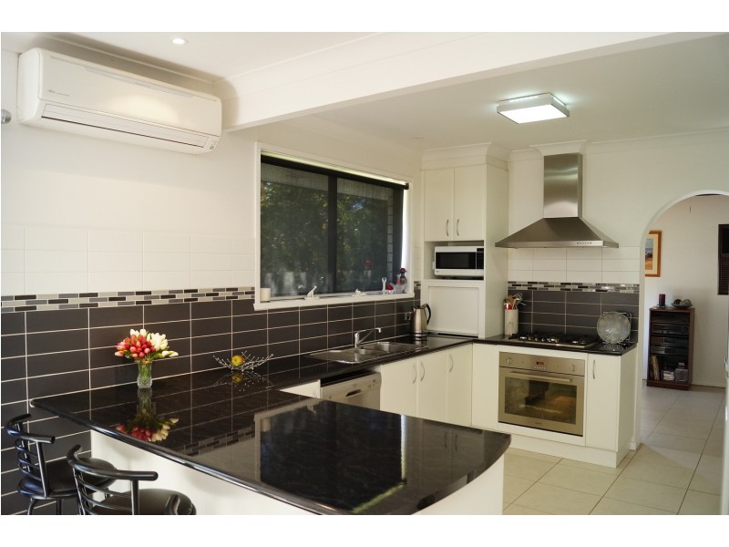 24 Vickers Street, Kialla VIC 3631