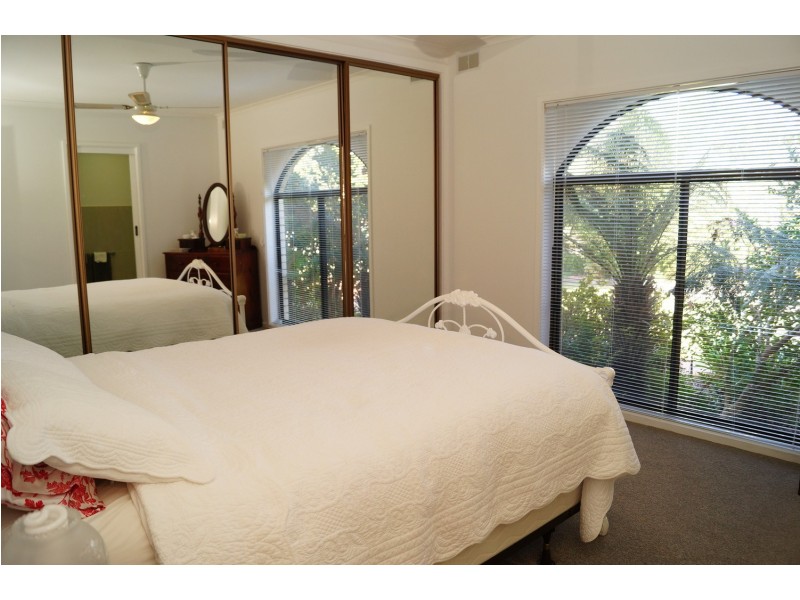 24 Vickers Street, Kialla VIC 3631