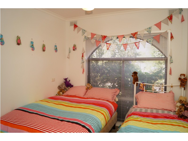 24 Vickers Street, Kialla VIC 3631