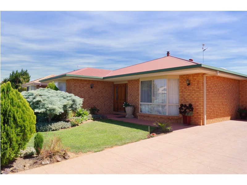 81 Orchard Circuit, Shepparton VIC 3630