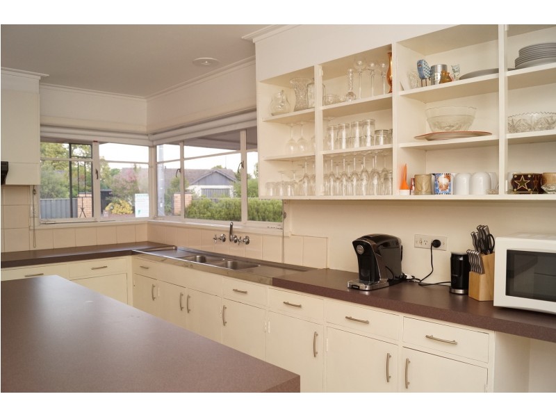 8  Gloucester Crescent, Shepparton VIC 3630