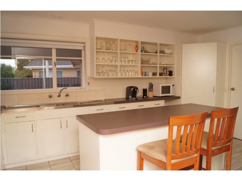 8  Gloucester Crescent, Shepparton VIC 3630