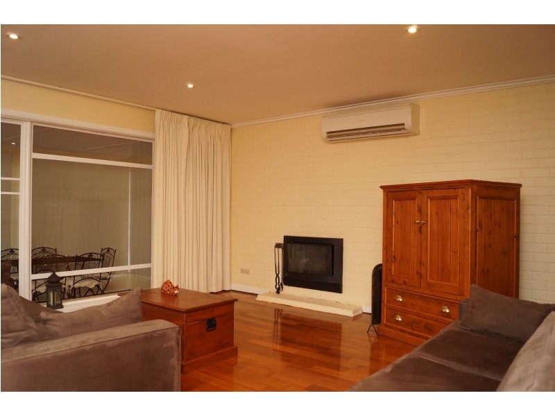 8  Gloucester Crescent, Shepparton VIC 3630