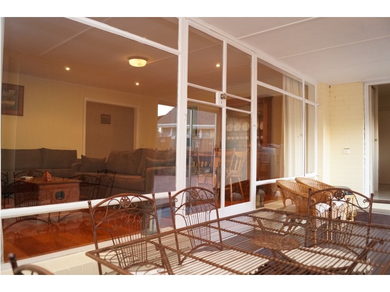 8  Gloucester Crescent, Shepparton VIC 3630