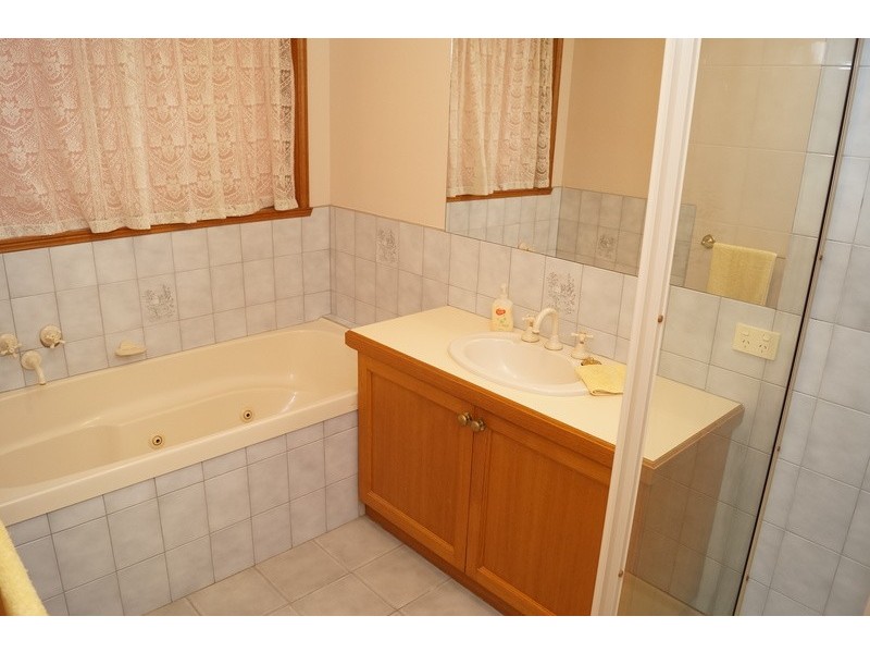 60 Orchard Circuit, Shepparton VIC 3630