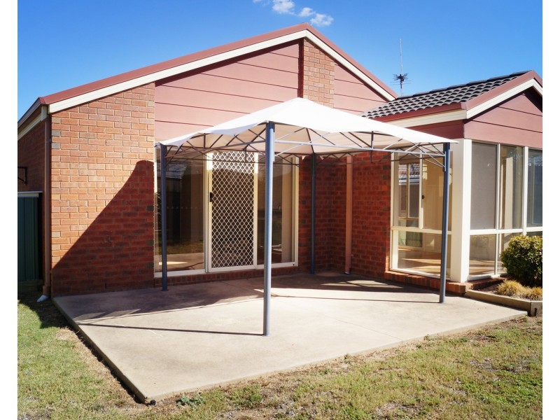 27 Appletree Crescent, Shepparton VIC 3630