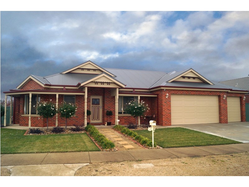 24 Plover Drive, Kialla VIC 3631