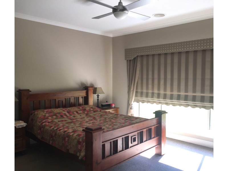 24 Plover Drive, Kialla VIC 3631