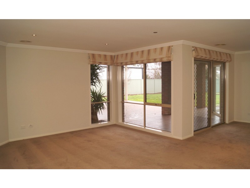 7 Seven Creeks Drive, Kialla VIC 3631