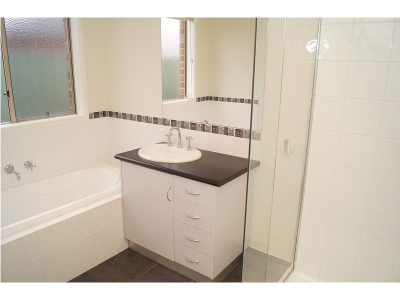 7 Seven Creeks Drive, Kialla VIC 3631