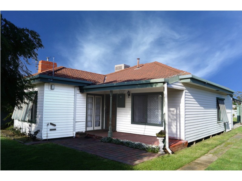 4 MacKeller Crescent, Mooroopna VIC 3629