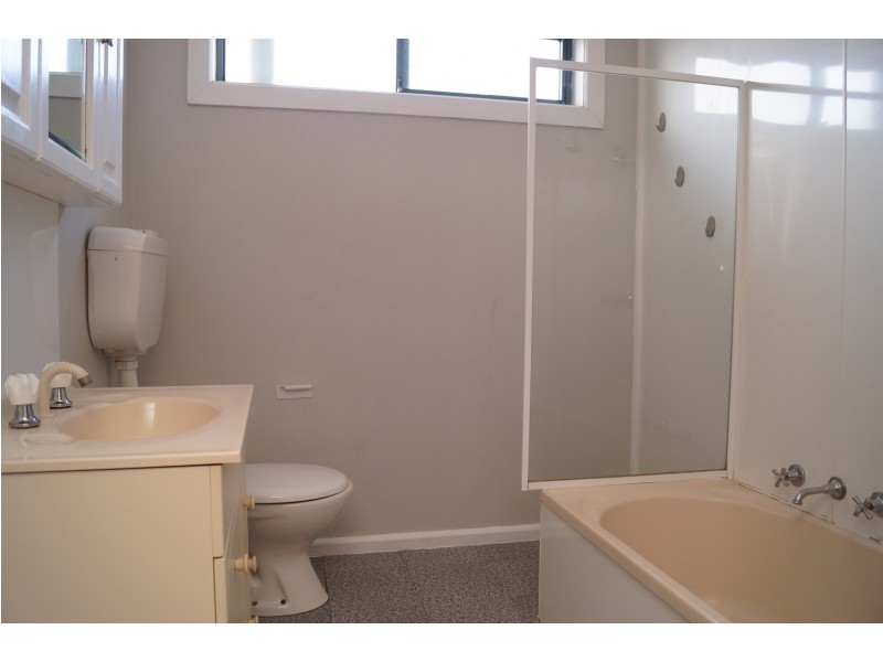 4 MacKeller Crescent, Mooroopna VIC 3629