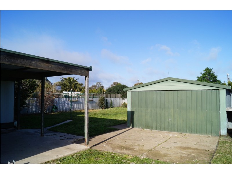 4 MacKeller Crescent, Mooroopna VIC 3629