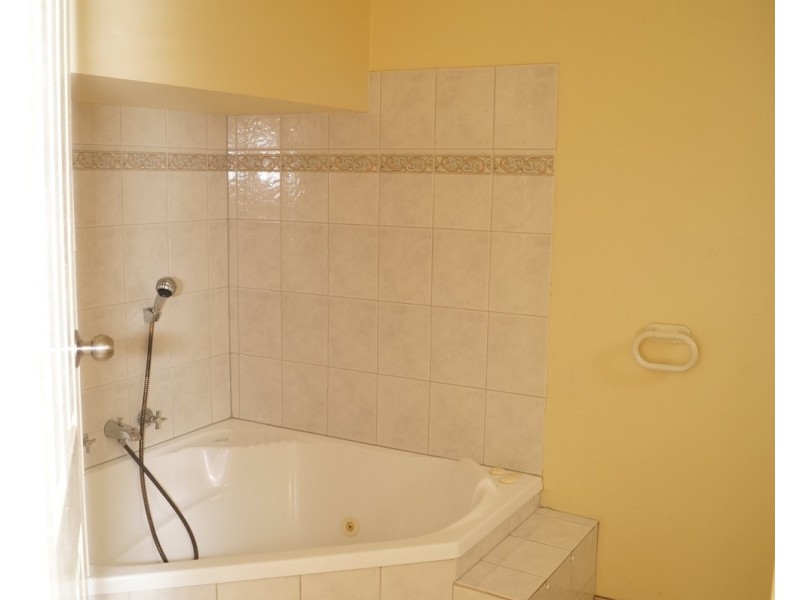 8/10 Hayes Street, Shepparton VIC 3630