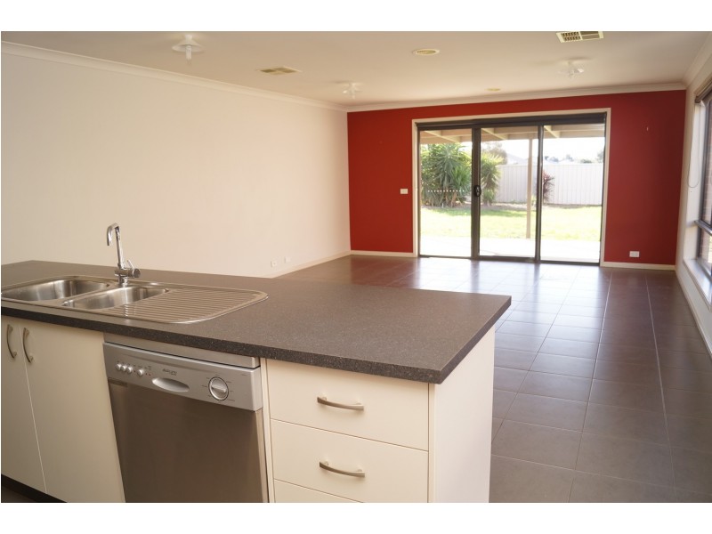 49 Taig Avenue, Kialla VIC 3631