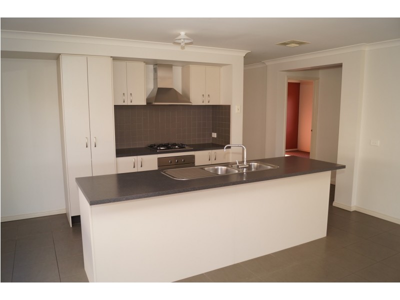 49 Taig Avenue, Kialla VIC 3631