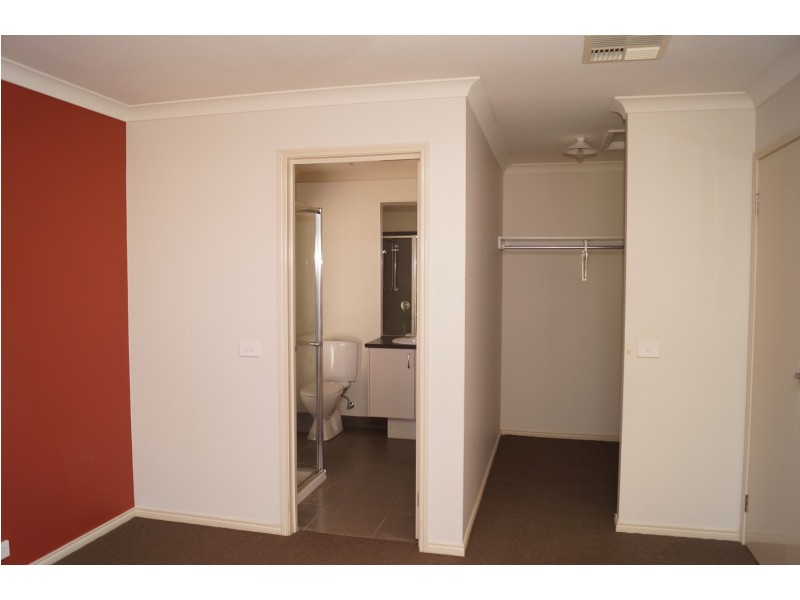 49 Taig Avenue, Kialla VIC 3631