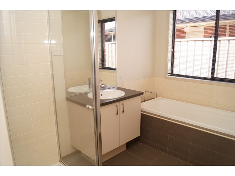 49 Taig Avenue, Kialla VIC 3631