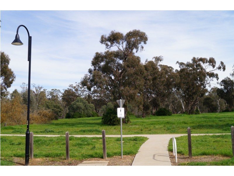 49 Taig Avenue, Kialla VIC 3631