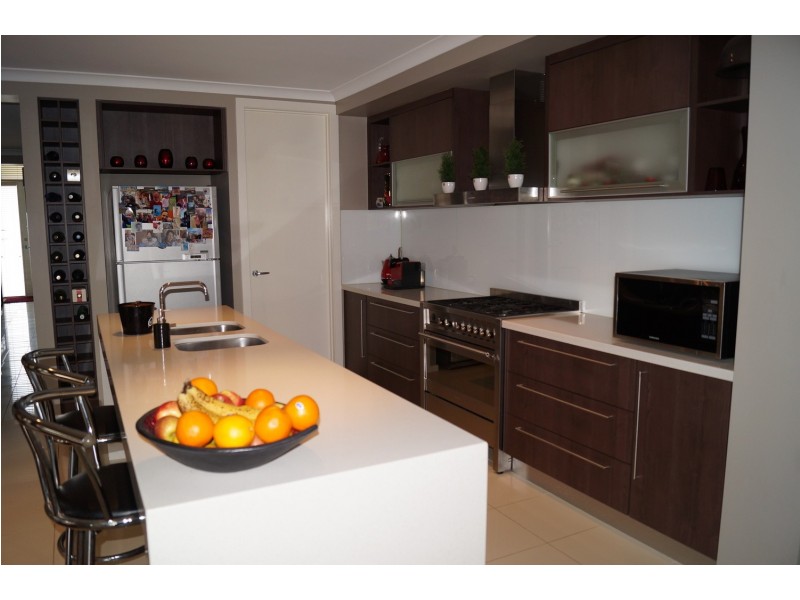 8 Brambuck Avenue, Kialla VIC 3631