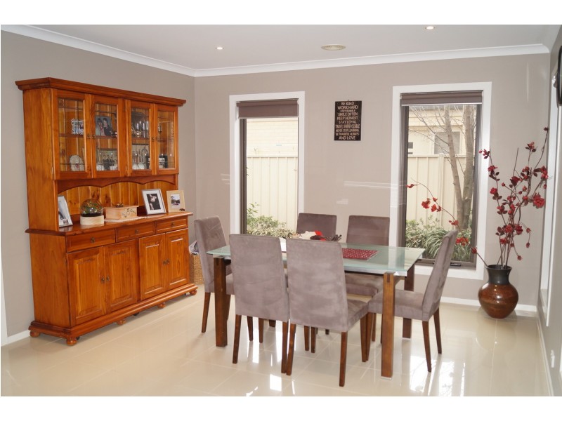 8 Brambuck Avenue, Kialla VIC 3631