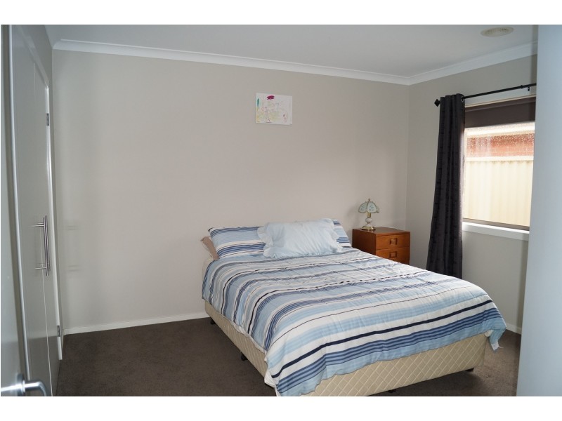 8 Brambuck Avenue, Kialla VIC 3631