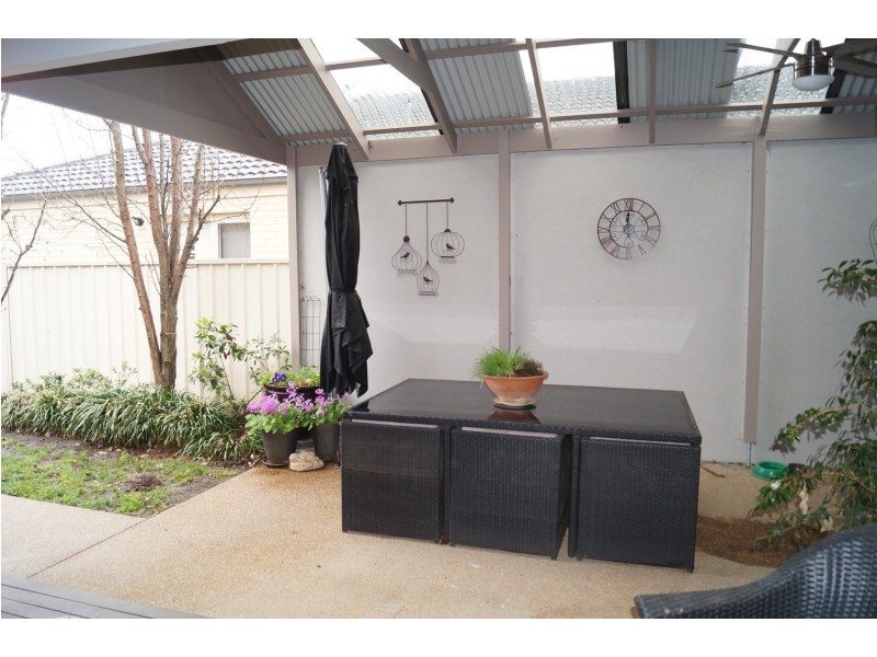 8 Brambuck Avenue, Kialla VIC 3631